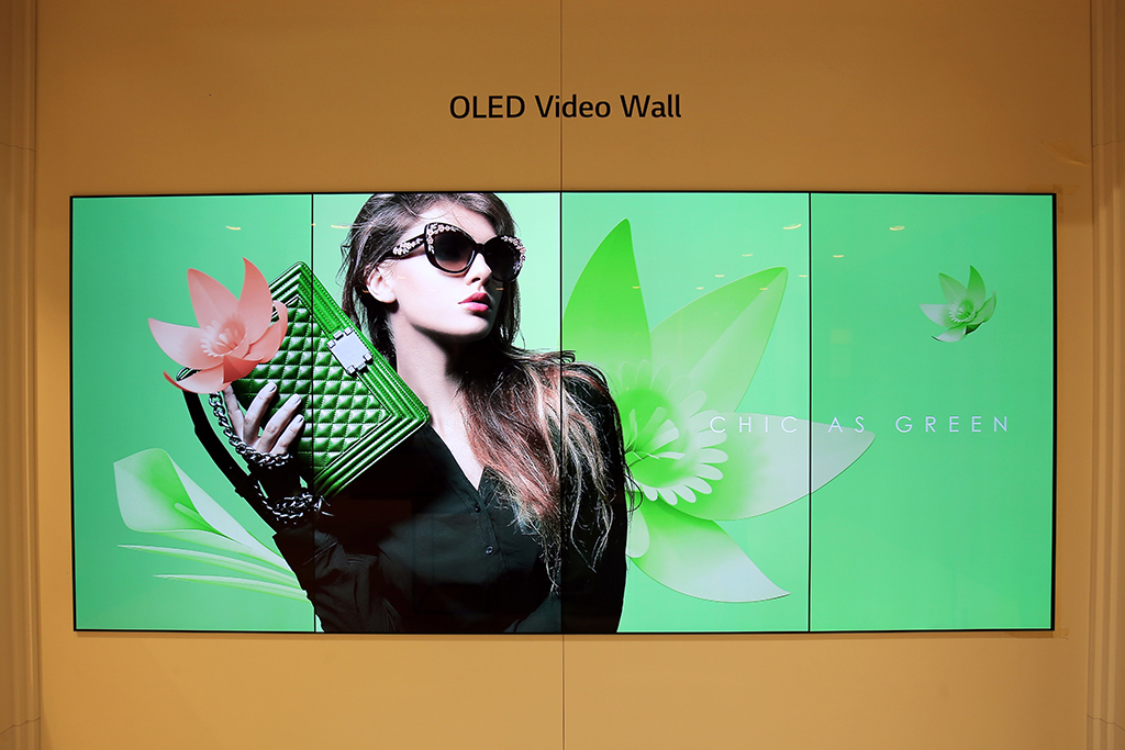oled_video_wall_01.jpg